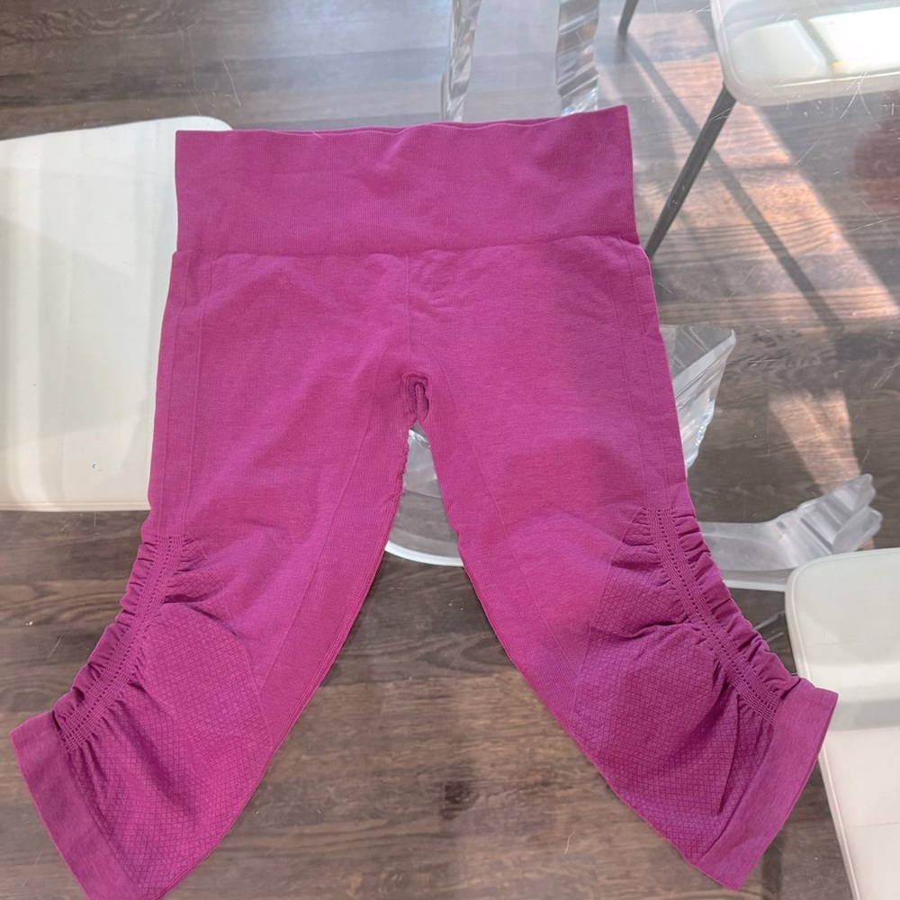 lululemon athletica Magenta Ruched Capri Leggings